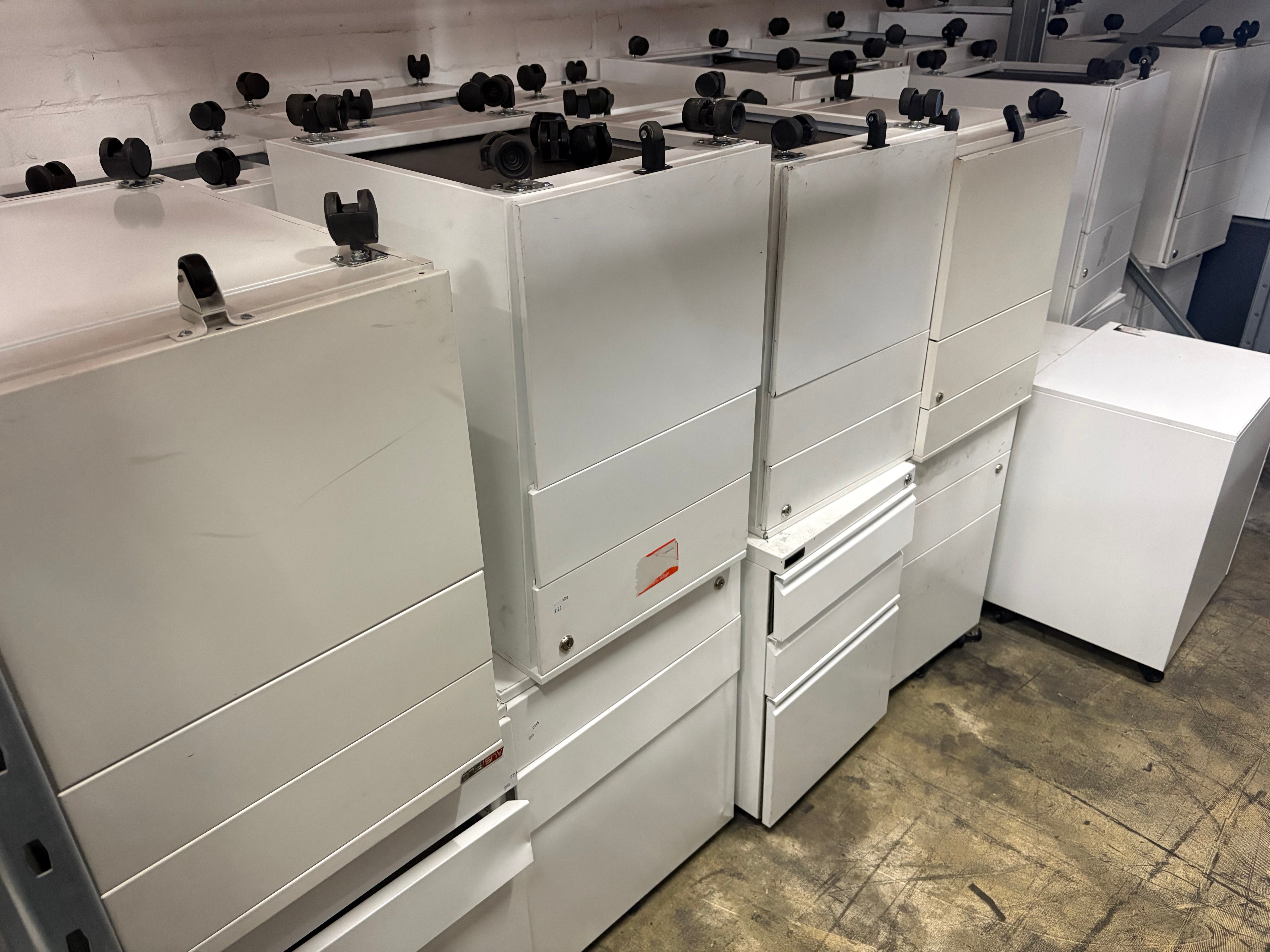 Mobile Pedestals - Metal 