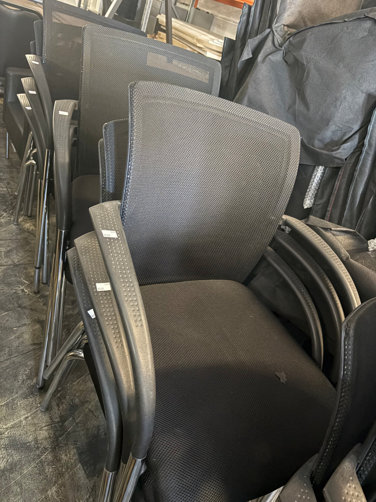 Stackable chairs with arms 